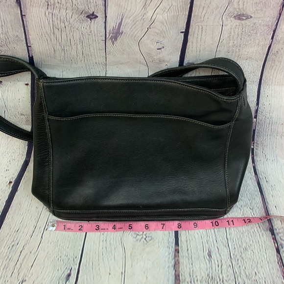 🎉Moving Sale! Coach vintage leather shoulder bag - Picture 8 of 8